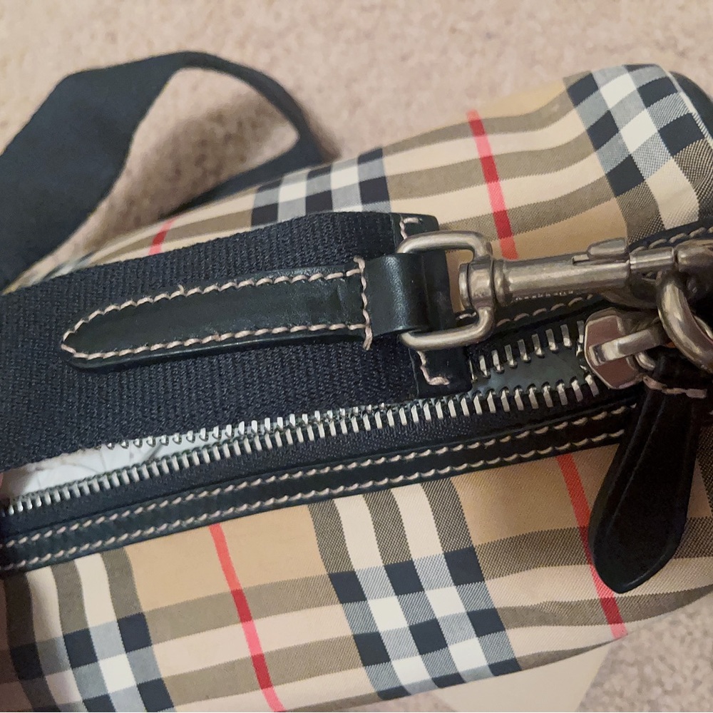 Burberry Barrel Bag - Picture 4 of 7